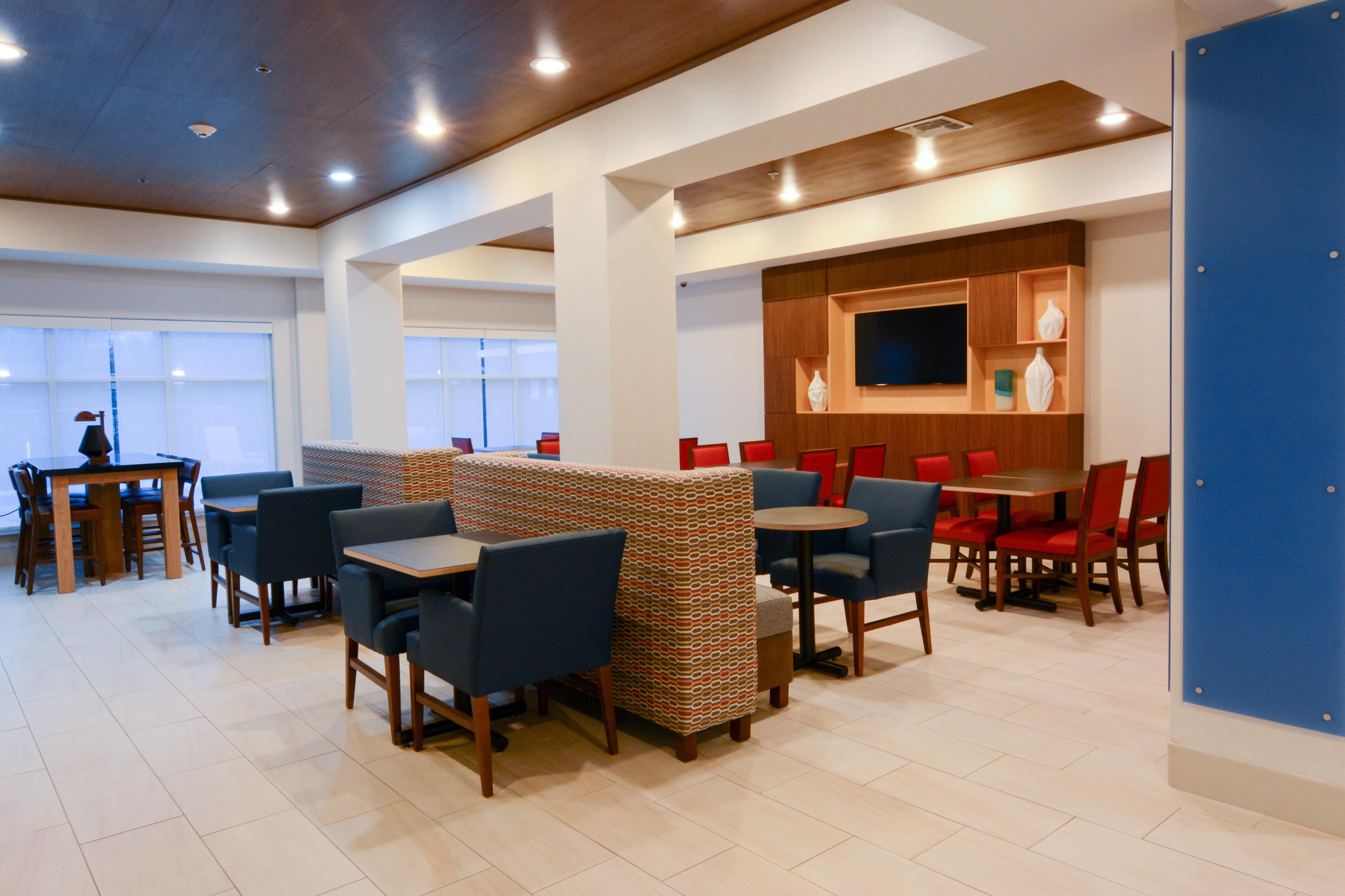 Holiday Inn Express Hotel & Suites New Boston By Ihg Bagian luar foto