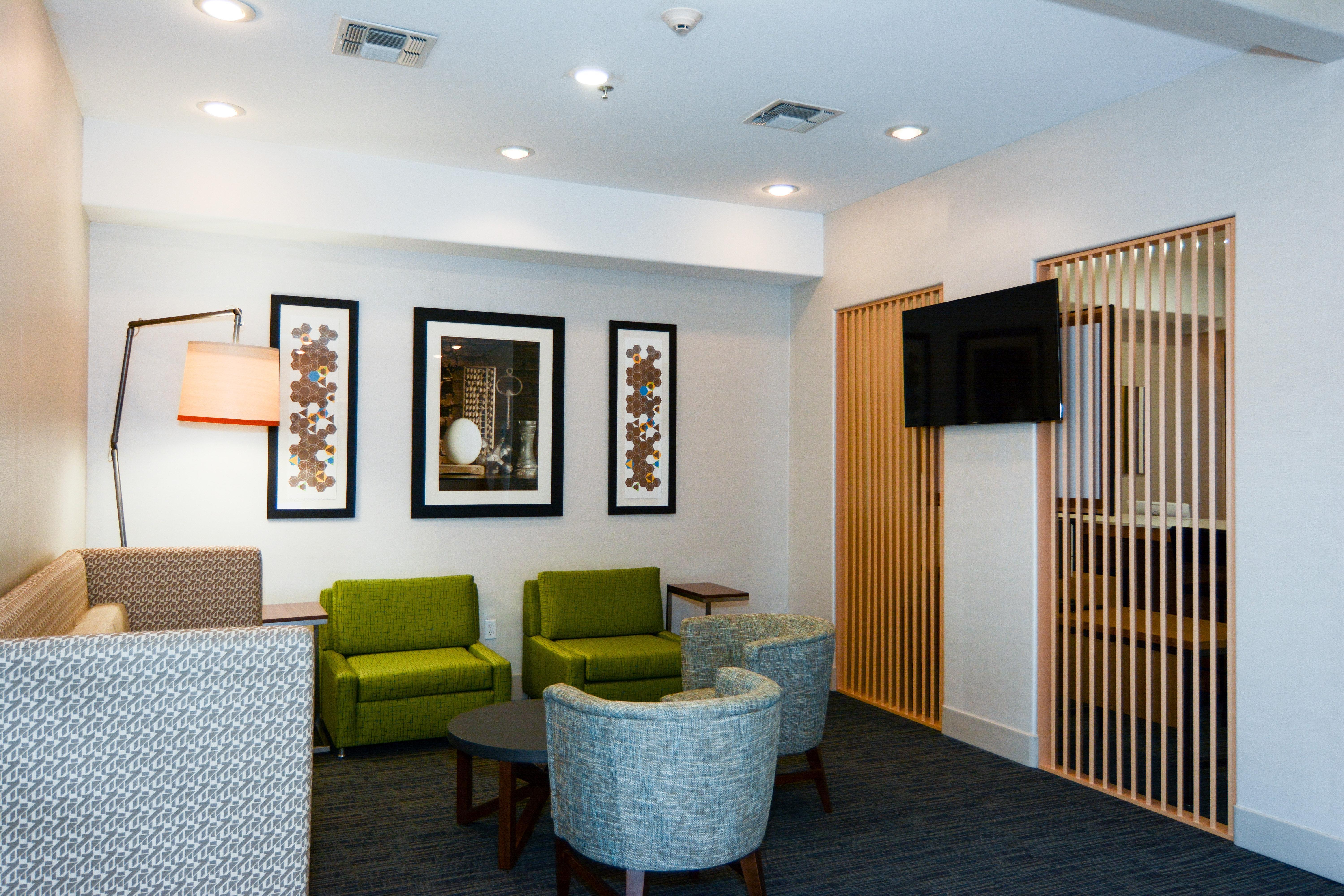 Holiday Inn Express Hotel & Suites New Boston By Ihg Bagian luar foto