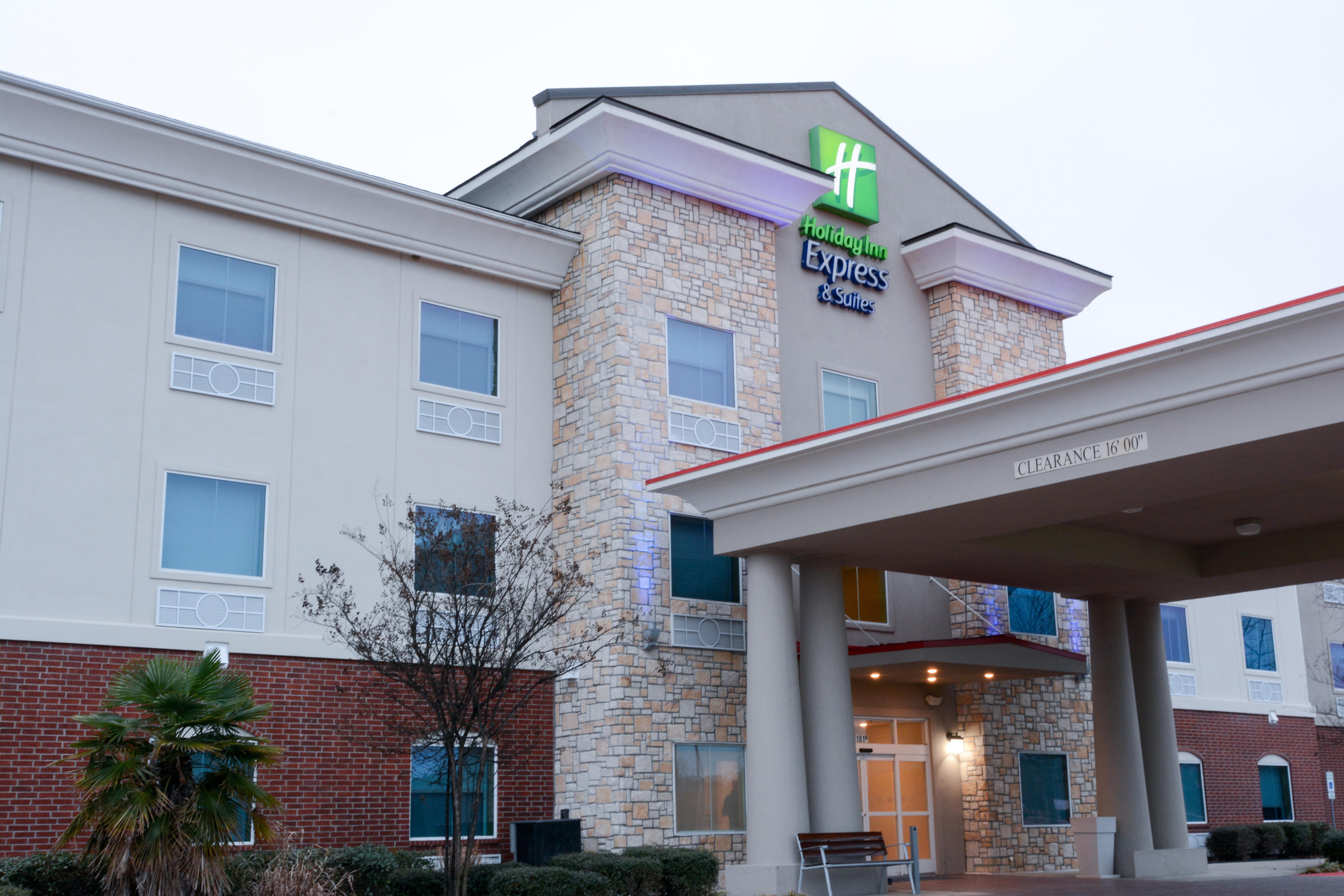Holiday Inn Express Hotel & Suites New Boston By Ihg Bagian luar foto